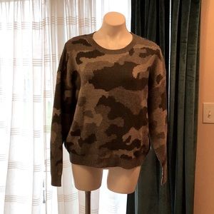 Lucky Brand long sleeves camo pullover green olive